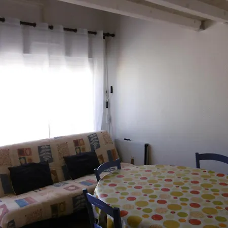 Maison T3 Mezzanine Avec Patio à 150m De La – Parking, Bbq, 6 Pers – - Fr-1-797-42 * Port-la-Nouvelle